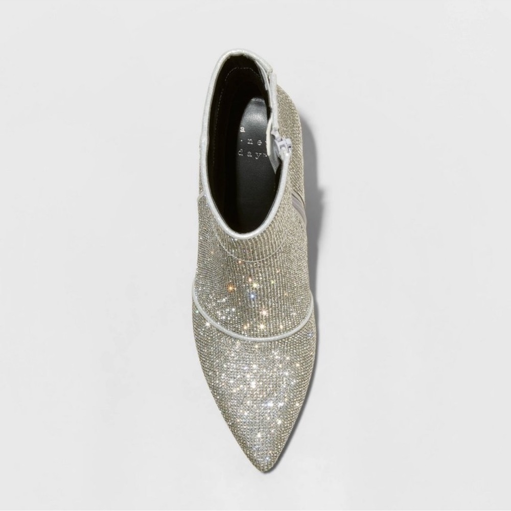 🔥RESTOCKED RUN! RHINESTONE BOOTIES - Picture 5 of 14